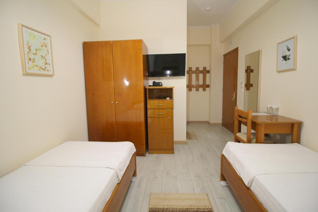 Hotel Ari Sarandë エクステリア 写真