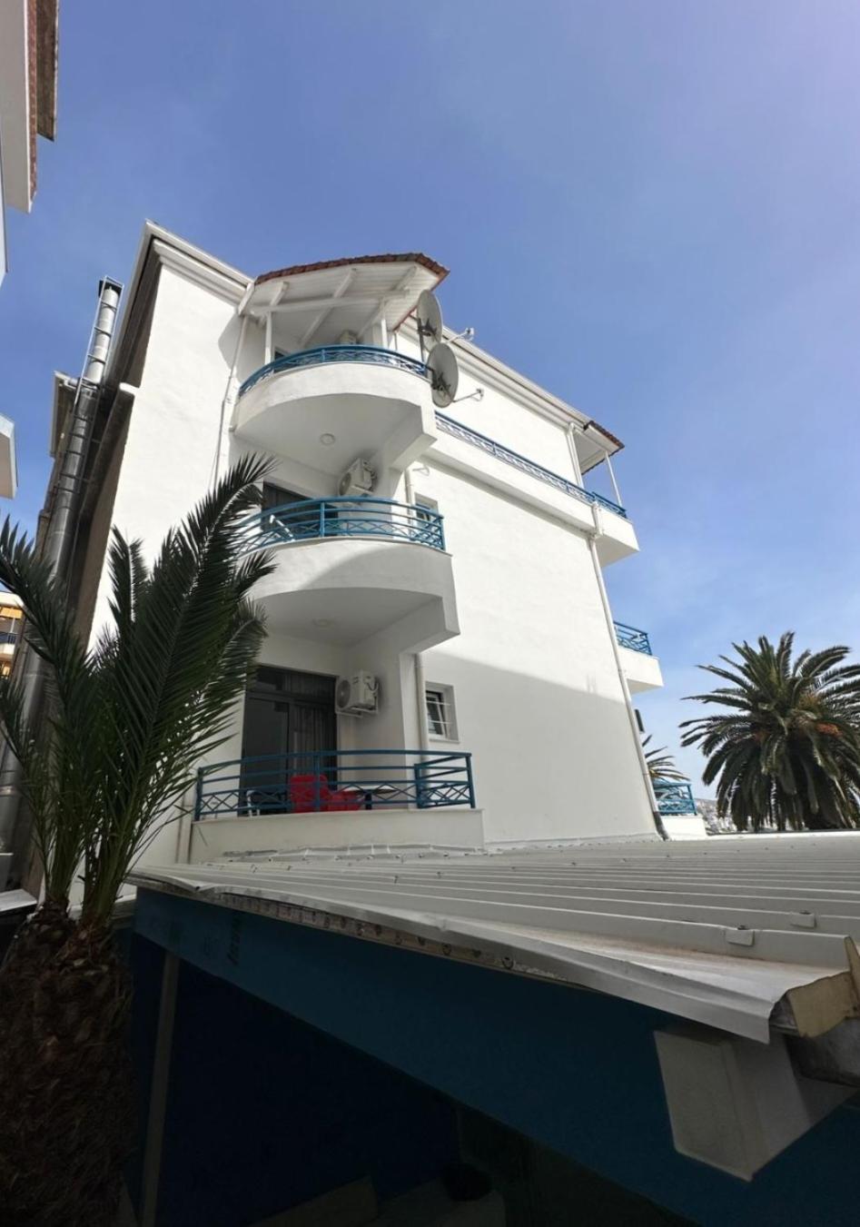 Hotel Ari Sarandë エクステリア 写真