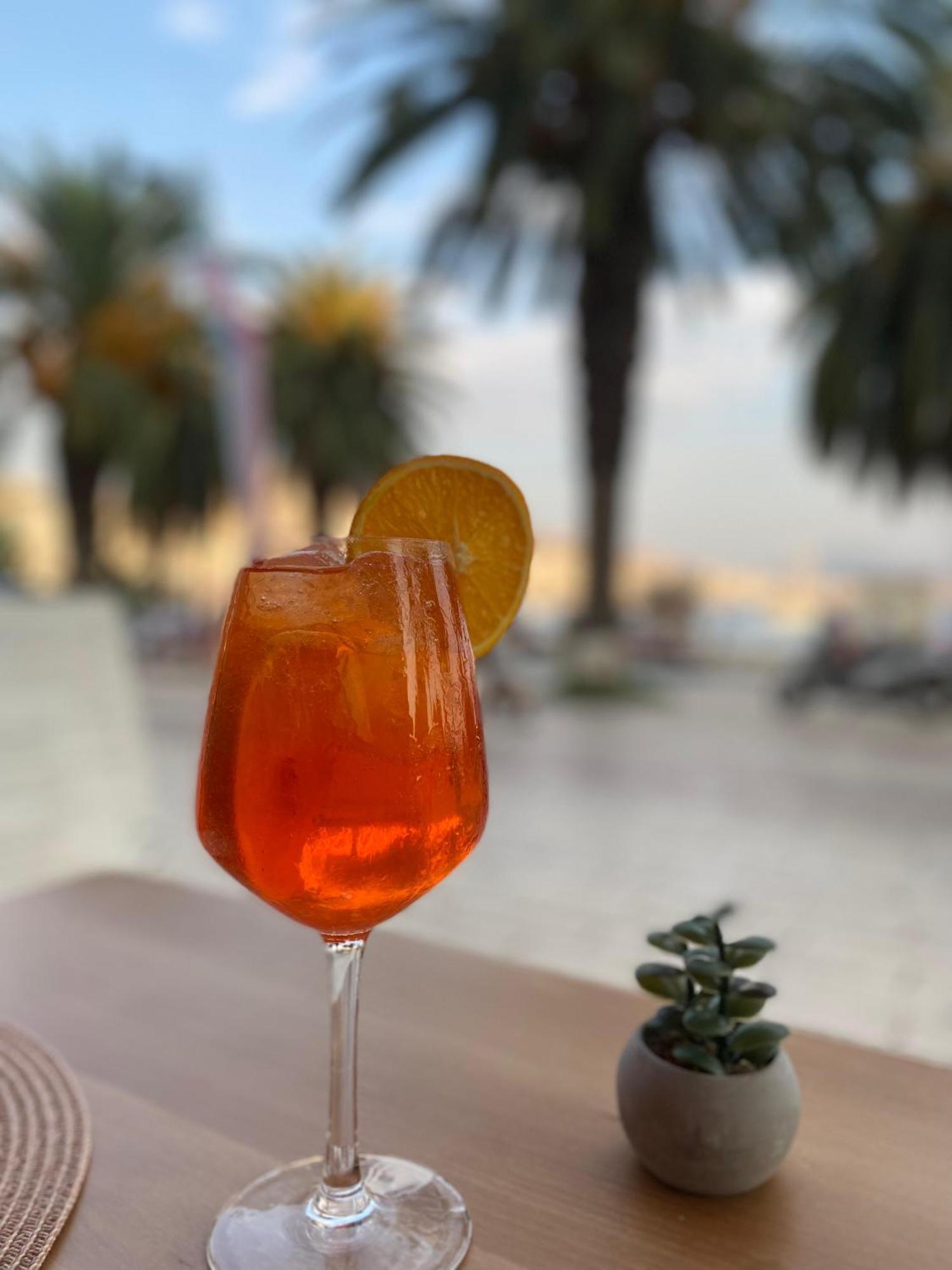 Hotel Ari Sarandë エクステリア 写真