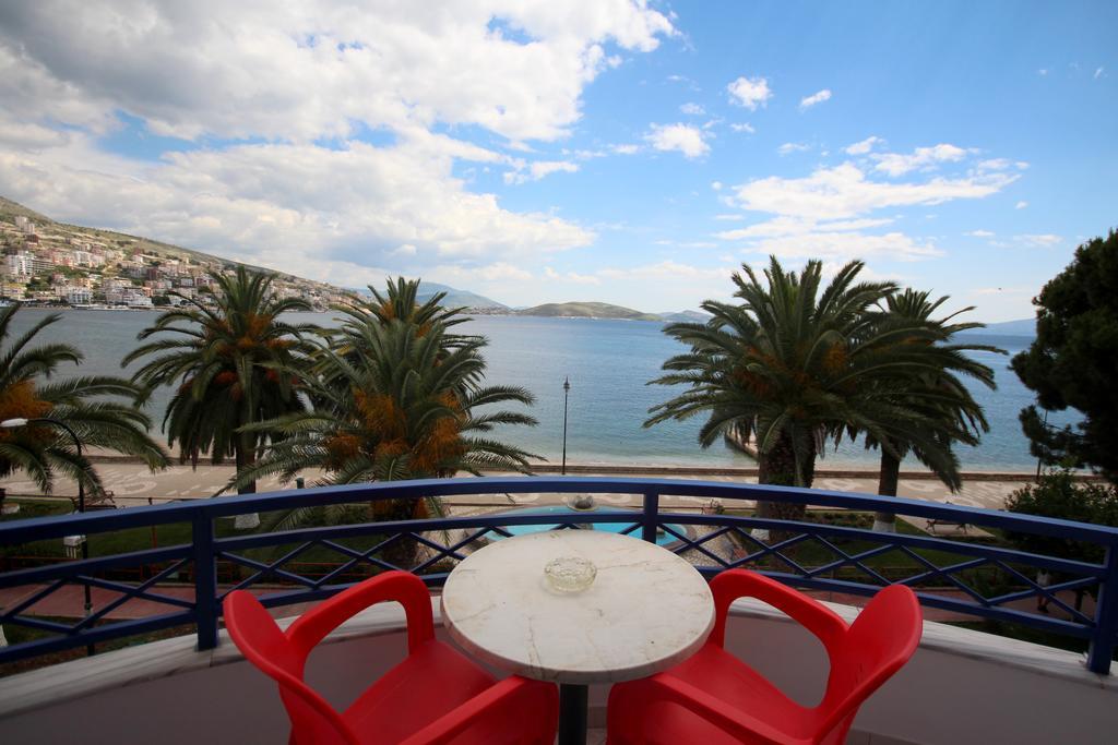 Hotel Ari Sarandë エクステリア 写真