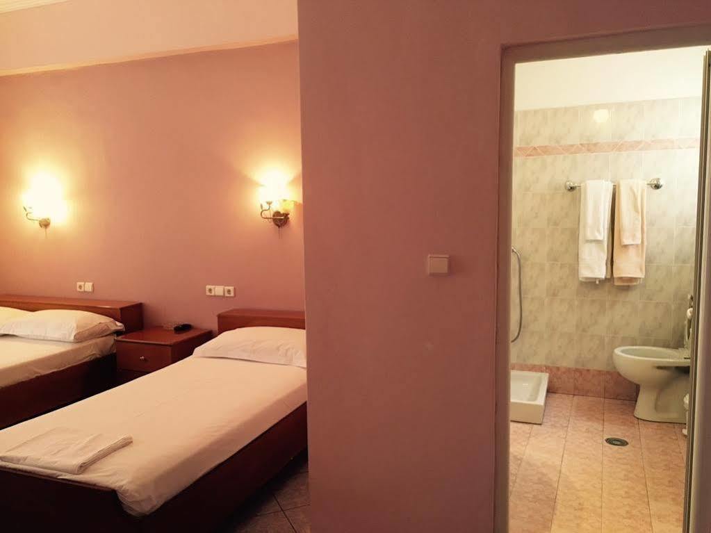 Hotel Ari Sarandë エクステリア 写真
